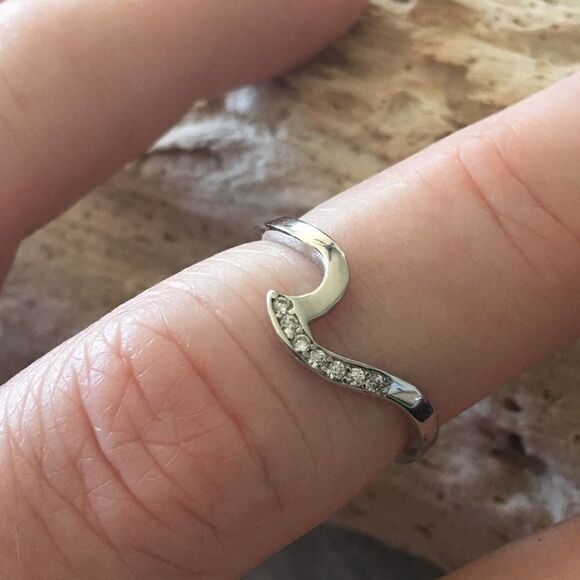 Sterling Silver Wave Cz Ring 7,8 - Picture 5 of 6